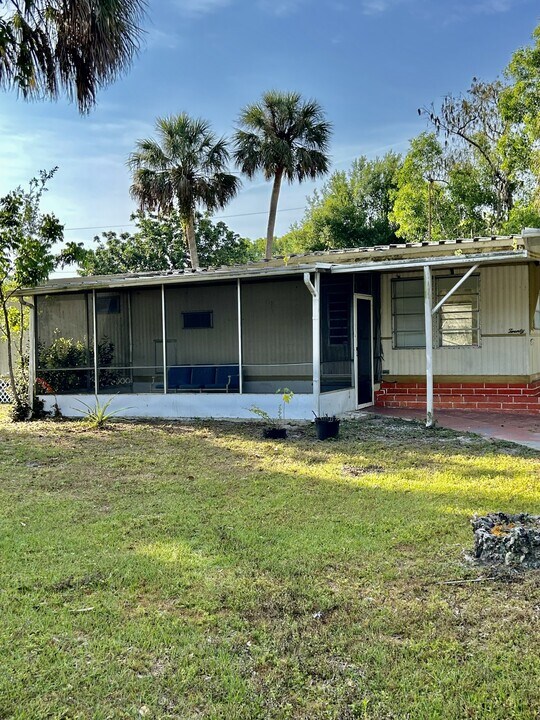 11349 Meadow Ln in Bonita Springs, FL - Building Photo