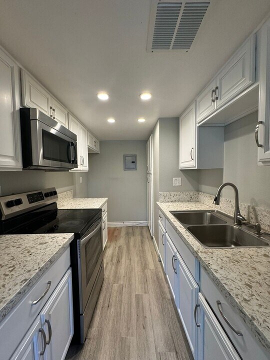 32143 Paseo Carolina in San Juan Capistrano, CA - Building Photo