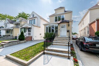 90-09 69th Ave in Queens, NY - Building Photo - Building Photo