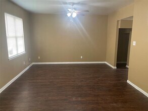 6403 Waldron Dr in Houston, TX - Building Photo - Building Photo