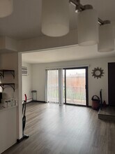 15744 Lake Dr in Oak Forest, IL - Building Photo - Building Photo
