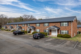 West Gate Terrace in Knoxville, TN - Foto de edificio - Building Photo