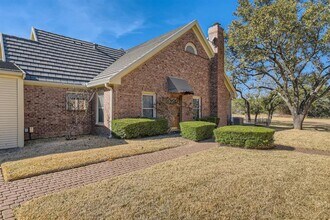 50 Tournament Way in The Hills, TX - Building Photo - Building Photo