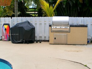 10646 Barn Rd in Wellington, FL - Building Photo - Building Photo