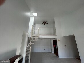 6910 Sandra Marie Cir in Alexandria, VA - Building Photo - Building Photo