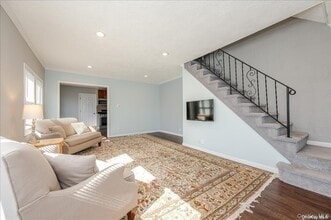 311 E Market St in Long Beach, NY - Building Photo - Building Photo