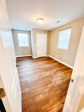 801 Poplar Ave, Unit B in Springfield, TN - Building Photo - Building Photo