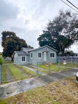 3025 NW 32nd St in Miami, FL - Building Photo