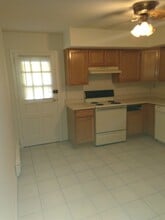 325 Olive Ave, Unit 325 Olive Ave in Horsham, PA - Foto de edificio - Building Photo