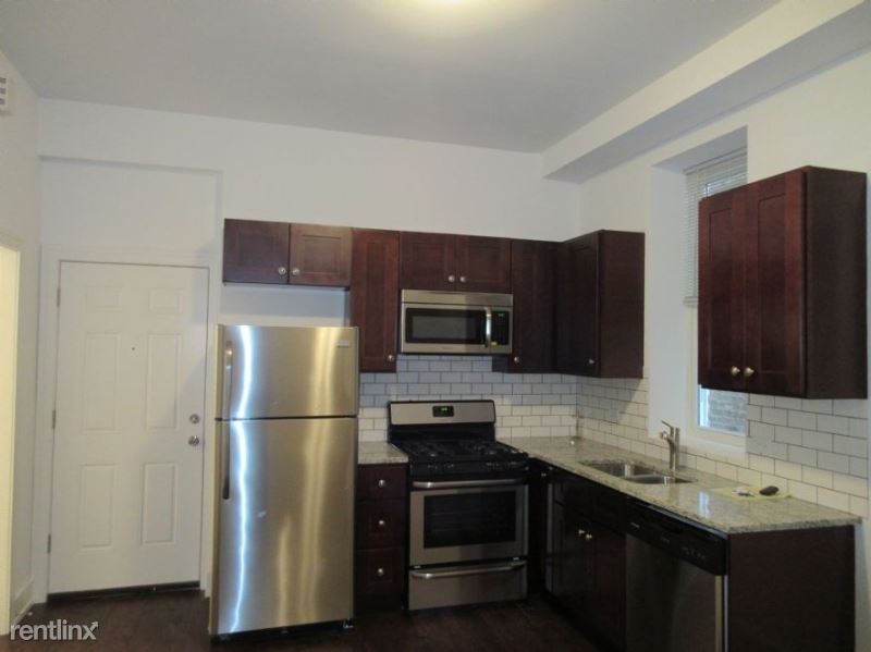 1056 N Ashland Ave-Unit -# 1r in Chicago, IL - Building Photo