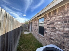 2913 Linda Vista St in Edinburg, TX - Building Photo - Building Photo