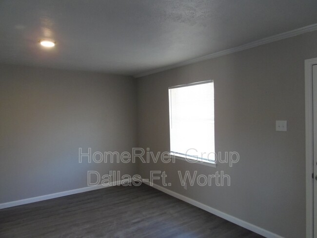 311 Rita Dr in Garland, TX - Building Photo - Building Photo