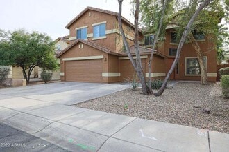 17663 W Tasha Dr in Surprise, AZ - Building Photo - Building Photo