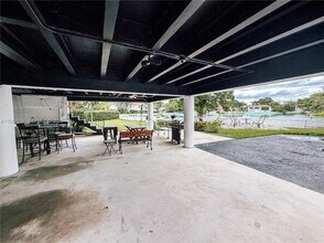 425 NE 103rd St in Miami Shores, FL - Building Photo - Building Photo