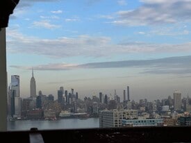 1104 Palisade Ave, Unit 3S in Union City, NJ - Building Photo