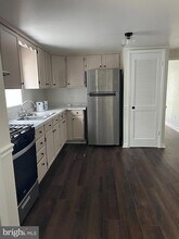 218 Elizabeth St in Bordentown, NJ - Building Photo - Building Photo