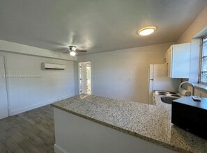 1810 SW 33rd Ave in Miami, FL - Building Photo - Building Photo