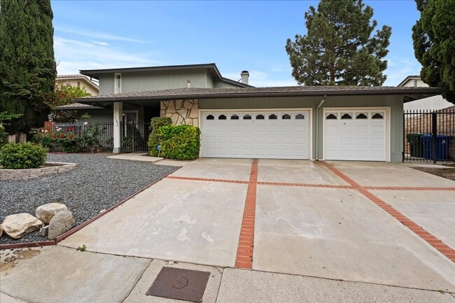 property at 11800 Thunderbird Ave