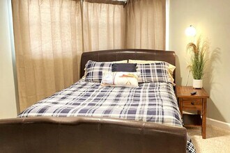 1304 N Broadway Ave in Urbana, IL - Building Photo - Building Photo