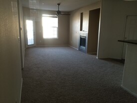 1450 Blue Sky Way, Unit 12-203 Apartamentos