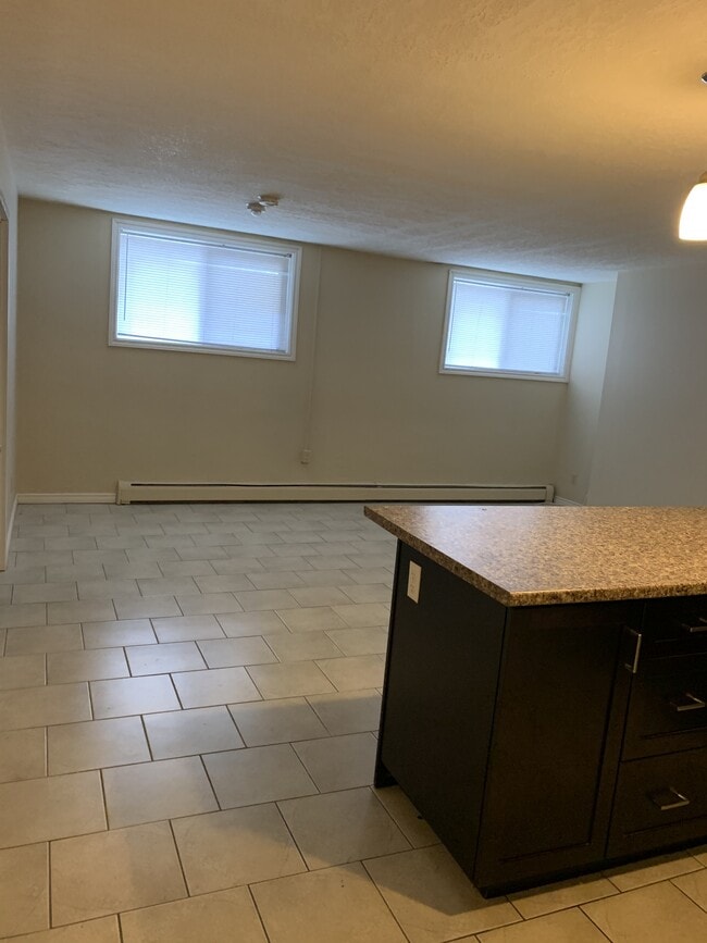 30-30 Westmount Rd W in Kitchener, ON - Building Photo - Building Photo