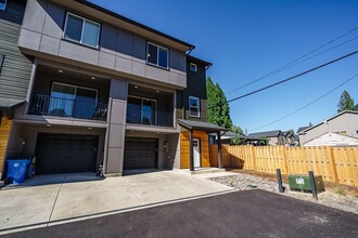 806 NW 7th Ave in Camas, WA - Building Photo - Building Photo