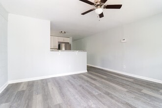 2213 Fitzgerald Ave, Unit B in Durham, NC - Building Photo - Building Photo