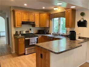 25 Crest Ave in Narragansett, RI - Building Photo - Building Photo