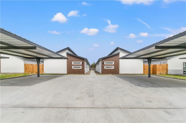 property at 1300 W Platinum Dr