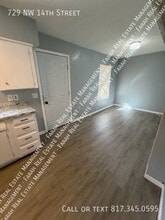 729 NW 14th St in Grand Prairie, TX - Building Photo - Building Photo