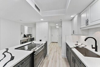 3000 N Ocean Dr, Unit 14A in Riviera Beach, FL - Building Photo - Building Photo