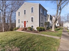 1650 Heritage Hill Dr in Richmond, VA - Foto de edificio - Building Photo