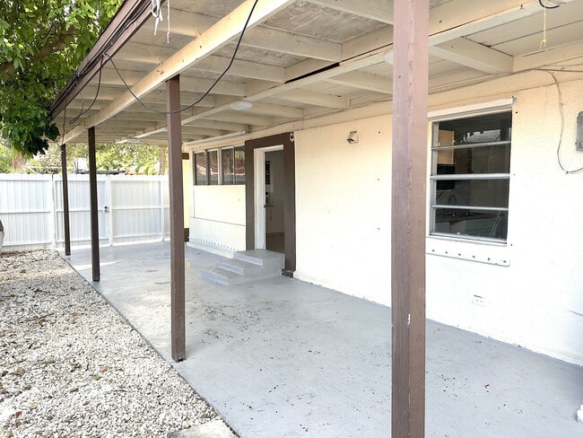 4763 NW 3rd St, Unit 2 in Miami, FL - Building Photo - Building Photo