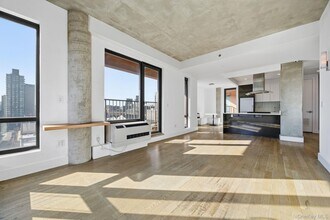 225 E 138th St in Bronx, NY - Building Photo - Building Photo