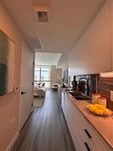 364 NW 22nd St, Unit S18 in Miami, FL - Foto de edificio - Building Photo