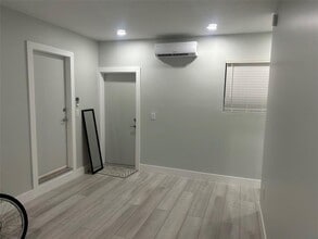 135 Ponce de Leon St, Unit 135 in Royal Palm Beach, FL - Building Photo - Building Photo