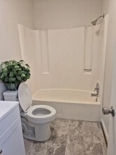 108 Woodlock Ln in Greenwood, SC - Building Photo - Building Photo