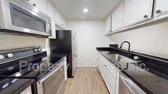 1282 Wurch Way in Redding, CA - Building Photo