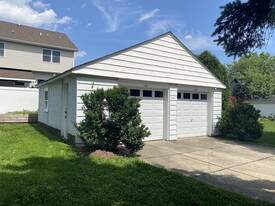 137 S 9th Ave, Unit Garage Unit in Manville, NJ - Building Photo
