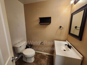 6533 Kara Sue Loop in Anchorage, AK - Building Photo - Building Photo