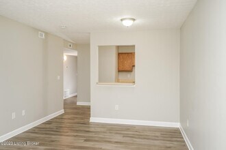 2821 Rowan St in Louisville, KY - Building Photo - Building Photo