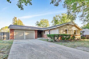 8002 E Morningside St in Wichita, KS - Building Photo