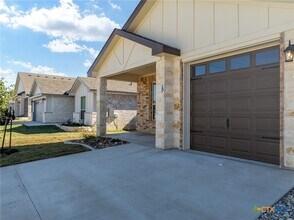 5106 Rose Gdn Lp in Killeen, TX - Foto de edificio - Building Photo