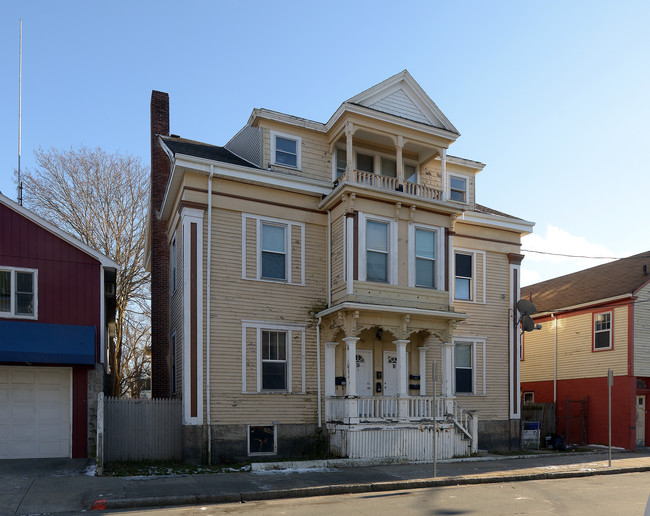 74 Dartmouth St in New Bedford, MA - Building Photo - Building Photo