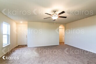 8418 Longshore Slope Rd in Mont Belvieu, TX - Building Photo - Building Photo