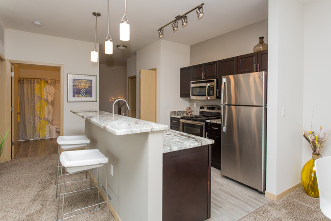 The Pointe in Fitchburg, WI - Foto de edificio - Interior Photo