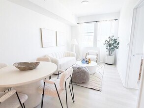 5587 Millennia Park Dr in Orlando, FL - Foto de edificio - Building Photo