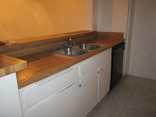 4900 Overland Ave, Unit 261 in Culver City, CA - Building Photo - Building Photo