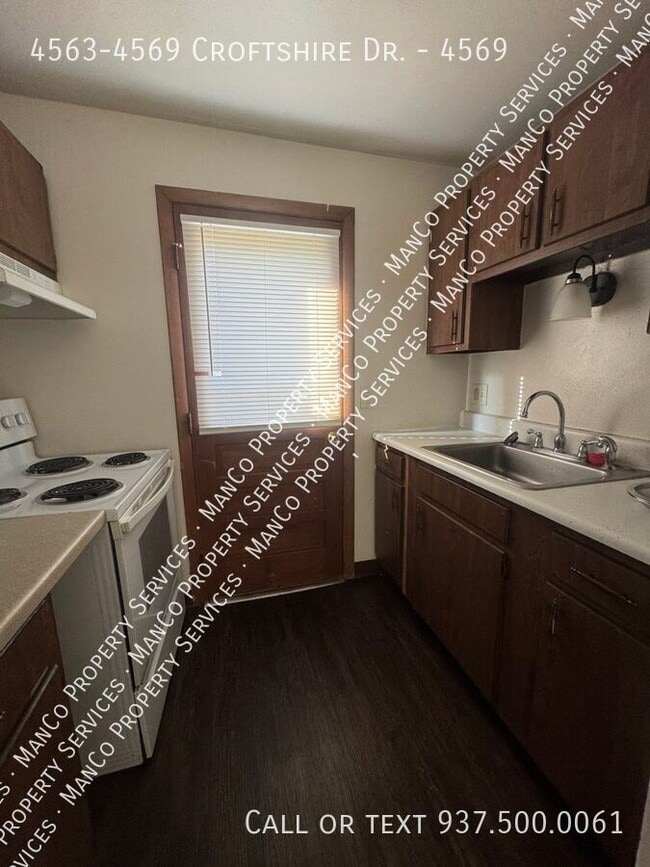 4563-4569 Croftshire Dr in Kettering, OH - Foto de edificio - Building Photo