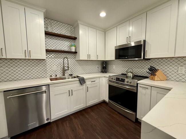 property at 3241 Loma Riviera Dr